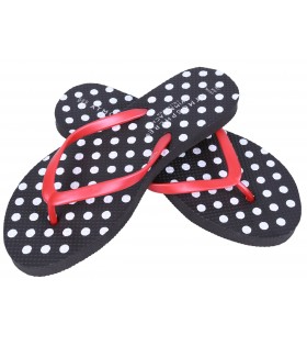 Schwarze gepunktete Flip-Flops